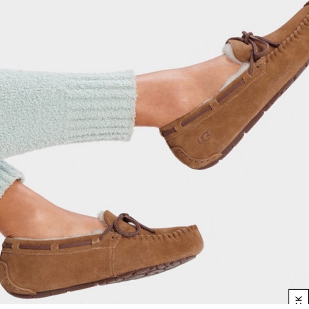 Ugg Dakota moccasin slip on slippers size 8